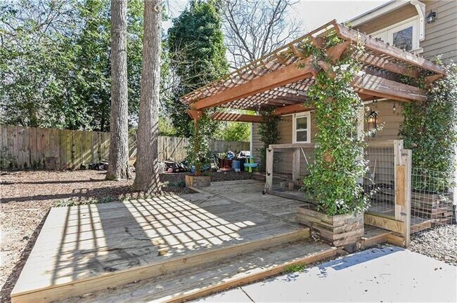 Building Photo - 3410 Glenwood Rd