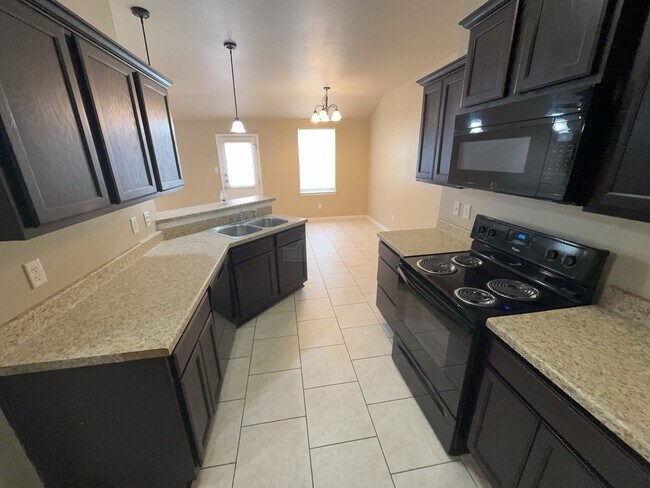 Foto del edificio - 1300 Vanguard Ln