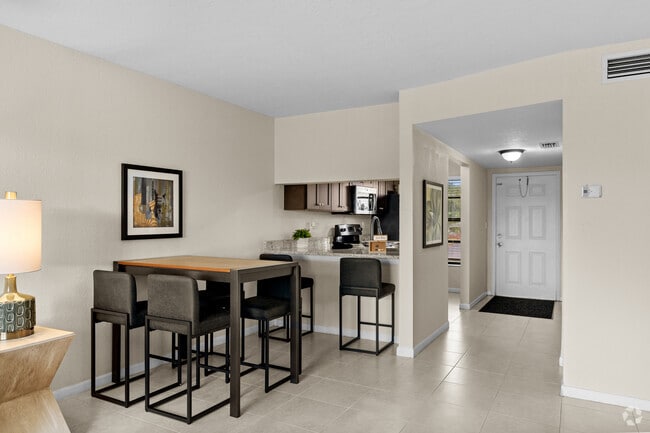 2BR, 1BA - 792SF - Dining Room - Casa Del Mar