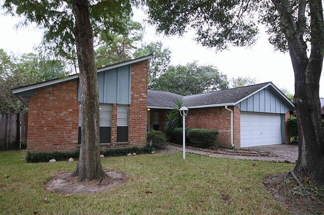 Building Photo - 23527 Canyon Lake Dr