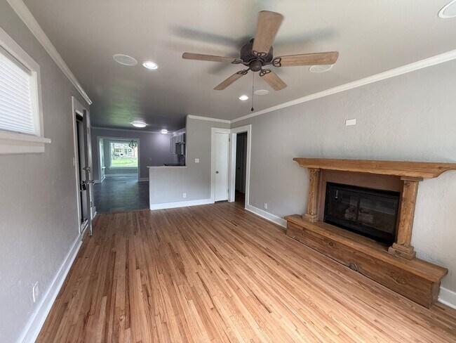Building Photo - Broken Arrow Fully Remodeled Dream Home 3 Bedroom