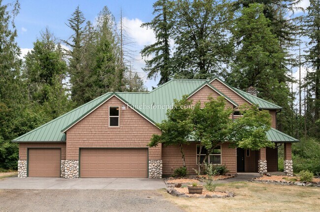 Foto del edificio - Scenic 3BD|3BA Alongside the Sandy River