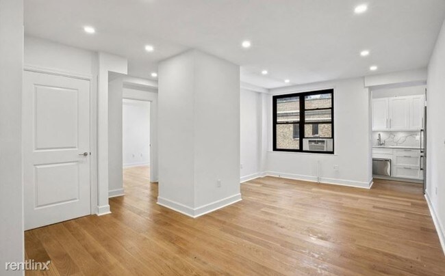 Foto del edificio - 156 E 48th St