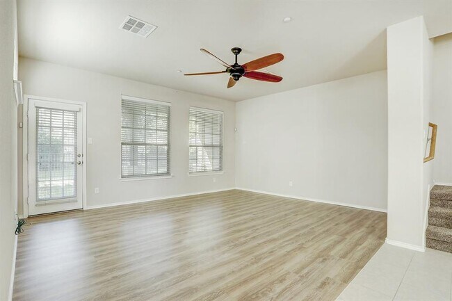 Foto del edificio - 14815 Avery Ranch Blvd