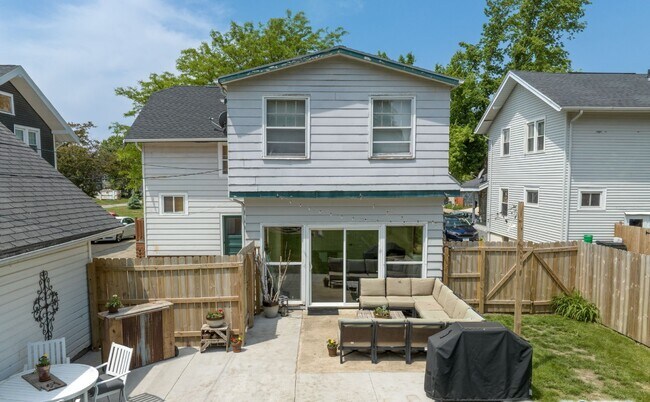 Foto del edificio - 390 25th St SE