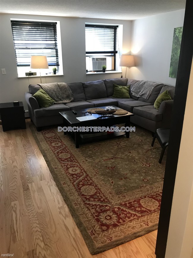 Foto del edificio - 141 Savin Hill Ave