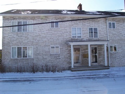 Building Photo - 300 Parkridge Ave