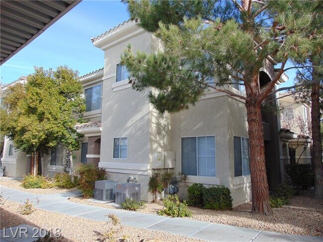 Foto del edificio - 9050 W Warm Springs Rd