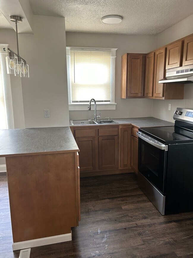 Foto del edificio - Updated 2/3 Bedroom Bedroom Austintown Home for Rent