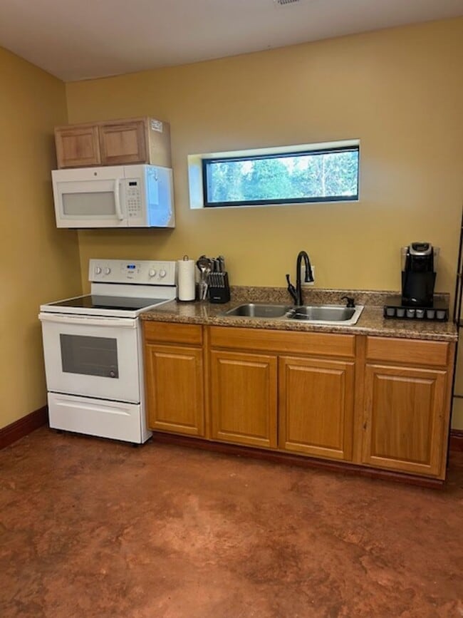 Foto del edificio - 1796 Rozier Church Rd