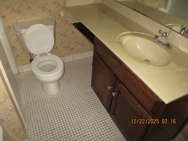 Foto del edificio - 2110 Lennox St