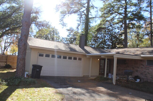 Building Photo - 8207 Clemson Dr