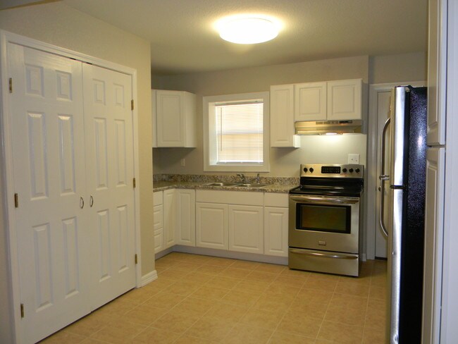 Building Photo - 2330 N 1st St