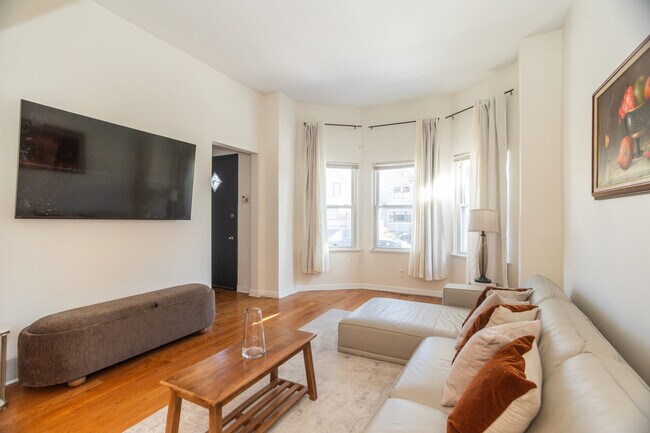 Foto del edificio - 2814 N Maplewood Ave