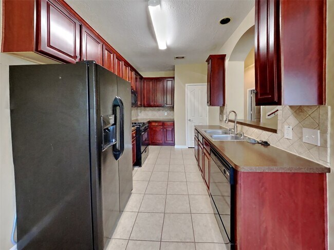 Foto del edificio - 912 Summer Wood Blvd