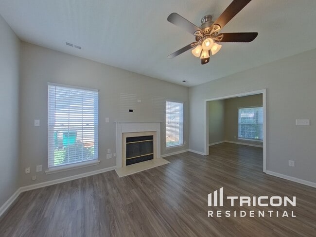 Building Photo - 8432 Redstone View Dr