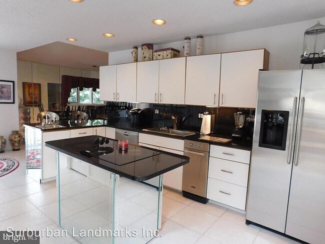Building Photo - 2 br, 2 bath House - 332 Chanticleer Dr