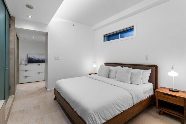 Building Photo - 36 Water St