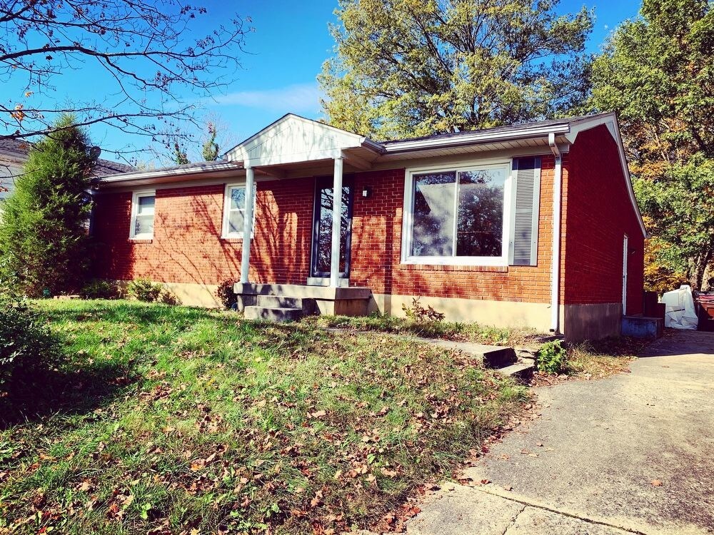 9415 Hudson Ln, Louisville, KY 40291 House Rental in Louisville, KY