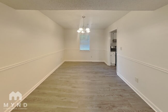 Building Photo - 5561 Northcut Dr
