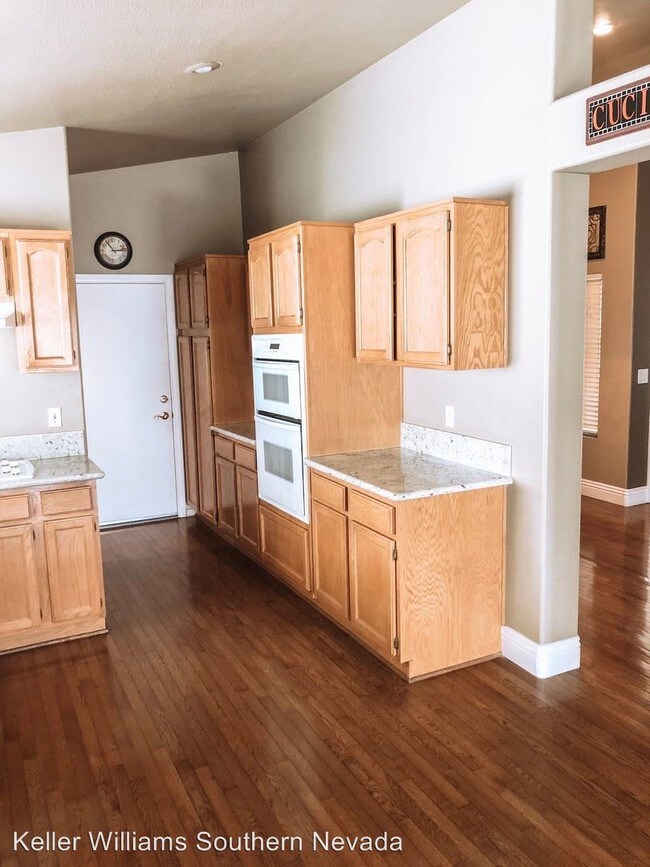 Building Photo - 3 br, 3 bath House - 1842 Stablegate Ave.
