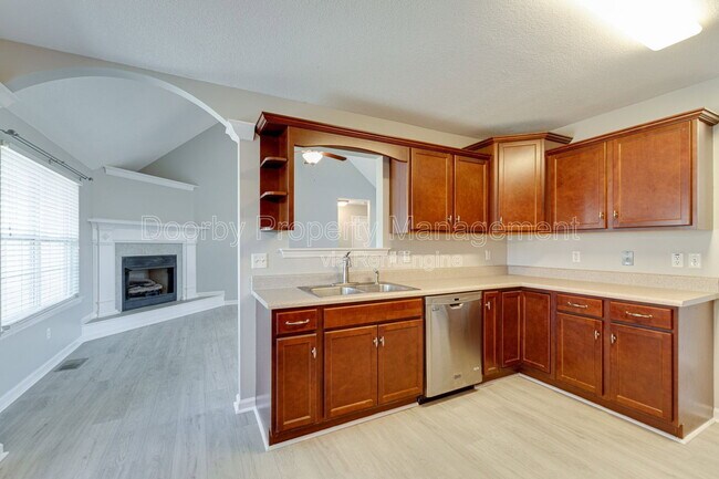 Foto del edificio - 7420 Salmon Ln