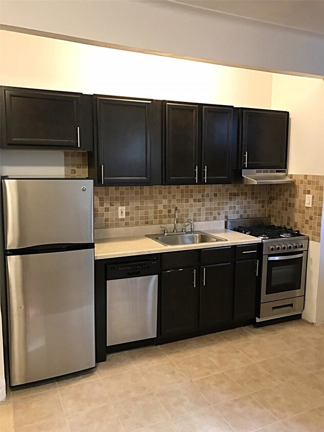 Primary Photo - 3149 29th St