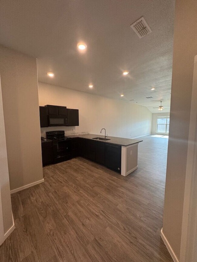 Foto del edificio - 9714 Saratoga Ave