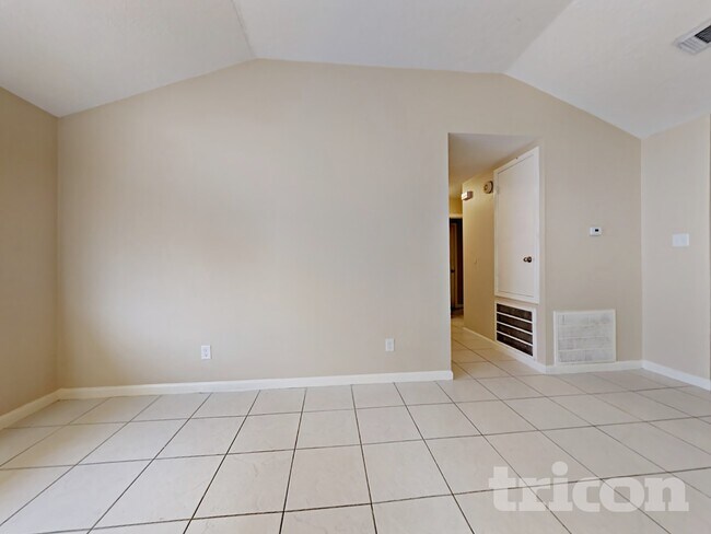 Building Photo - 3446 Edgecreek Dr