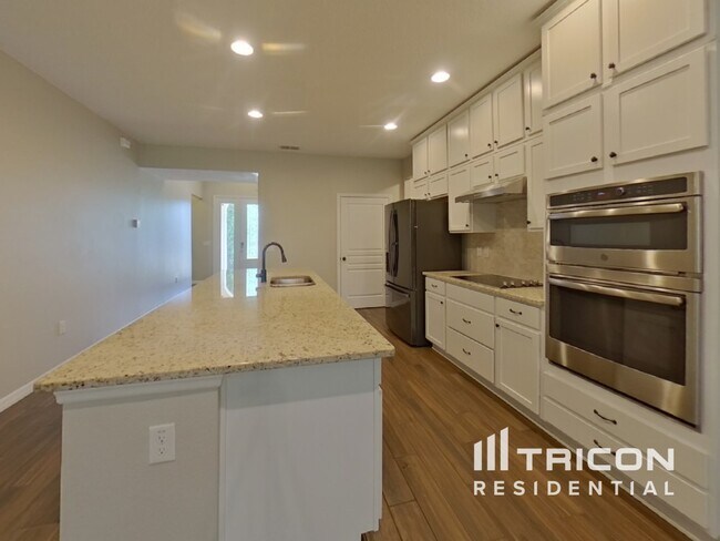Building Photo - 9156 Chandler Dr