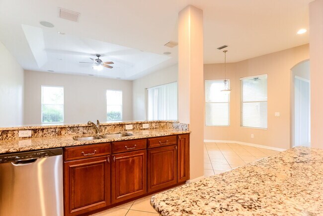 Foto del edificio - 2302 Fountain Grass Dr