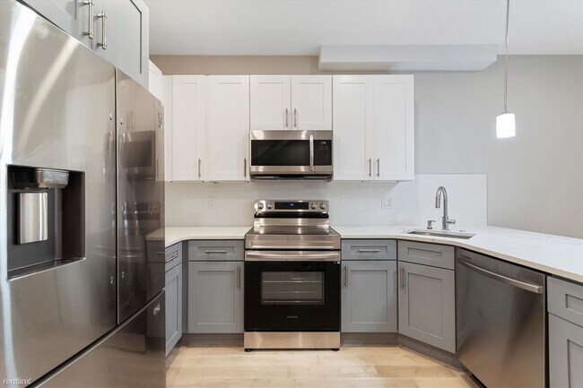 Foto del edificio - 3 br, 3 bath Duplex - 2037 N Randolph St U...