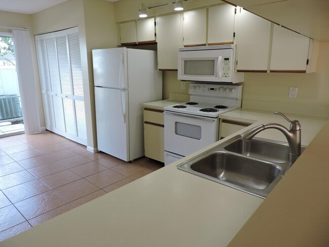 Foto del edificio - 6239 Riverwalk Ln