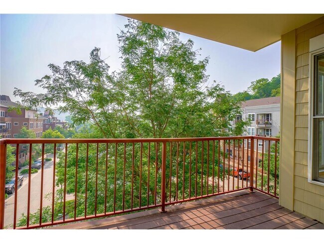 Foto del edificio - 630 Main St N