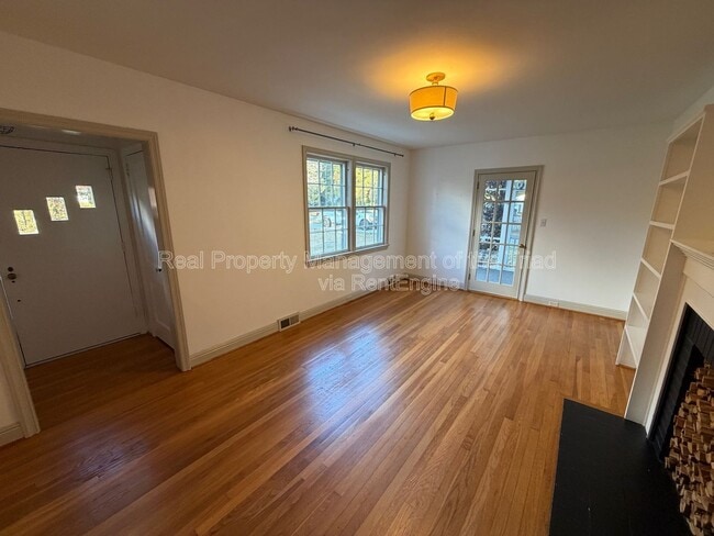 Foto del edificio - 7530 Shallowford Rd