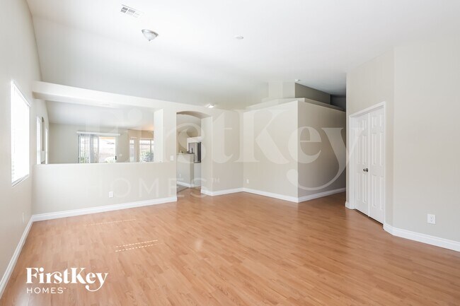 Foto del edificio - 811 Mesa Pine Ct