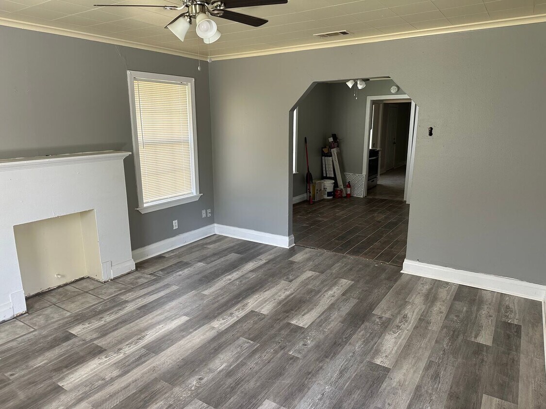 Primary Photo - 3 Bedroom 1 Bath Rental