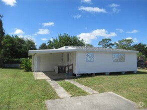 Building Photo - 2072 Maple Ave