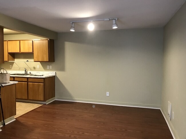 Foto del edificio - 16817 Larch Way