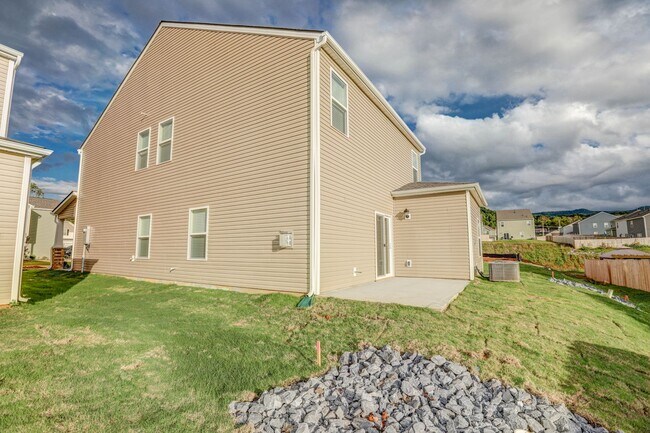 Building Photo - NEW CONSTRUCTION - 5 BDRMS, 3 BTHS, JOHNSO...