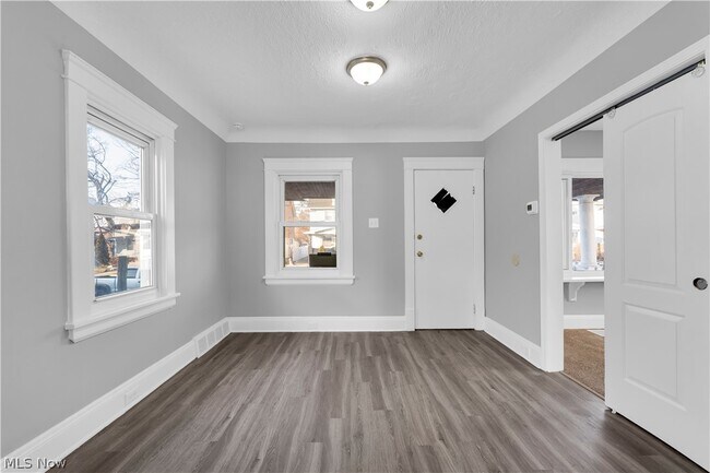 Building Photo - 18810 Arrowhead Ave