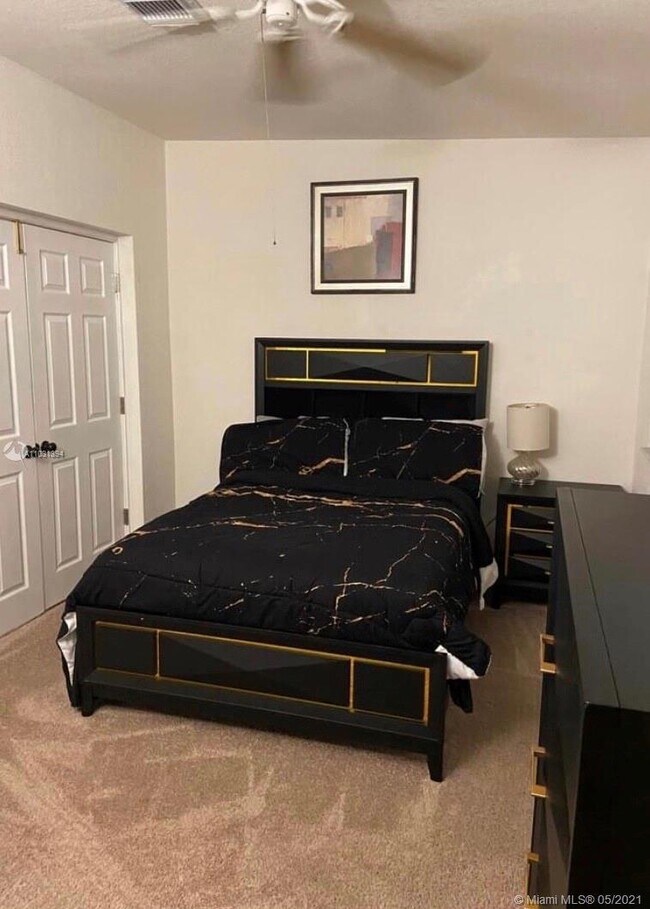 Foto del edificio - 22701 Bella Rita Cir