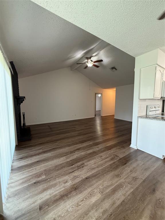 Foto del edificio - 5006 Birchmont Dr