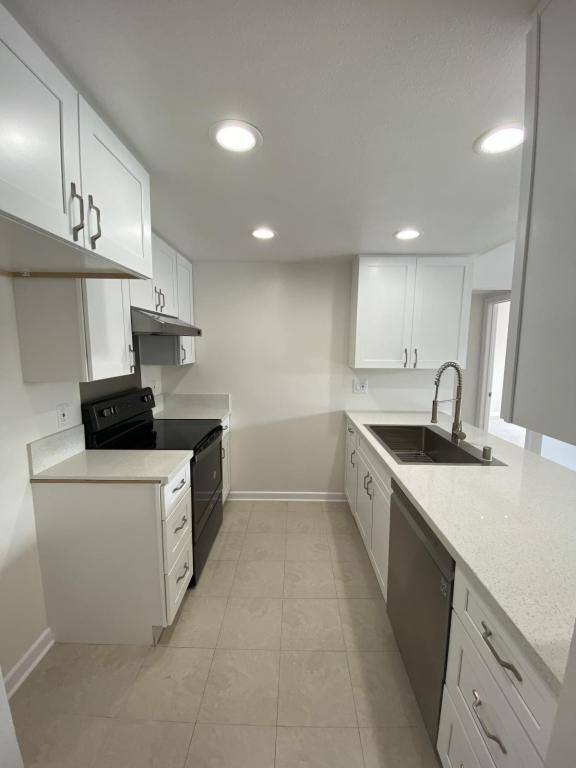 Building Photo - 130 N Richmont Dr