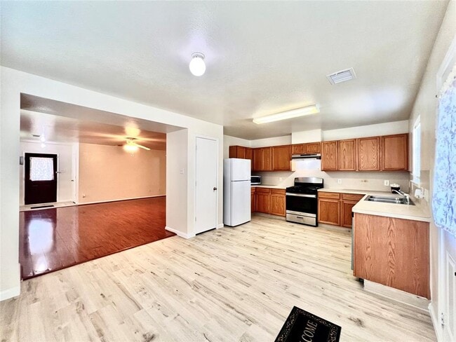 Building Photo - 9603 Milas Way