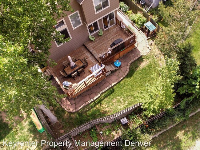 Foto del edificio - 3 br, 3 bath House - 8751 Rosebud Pl