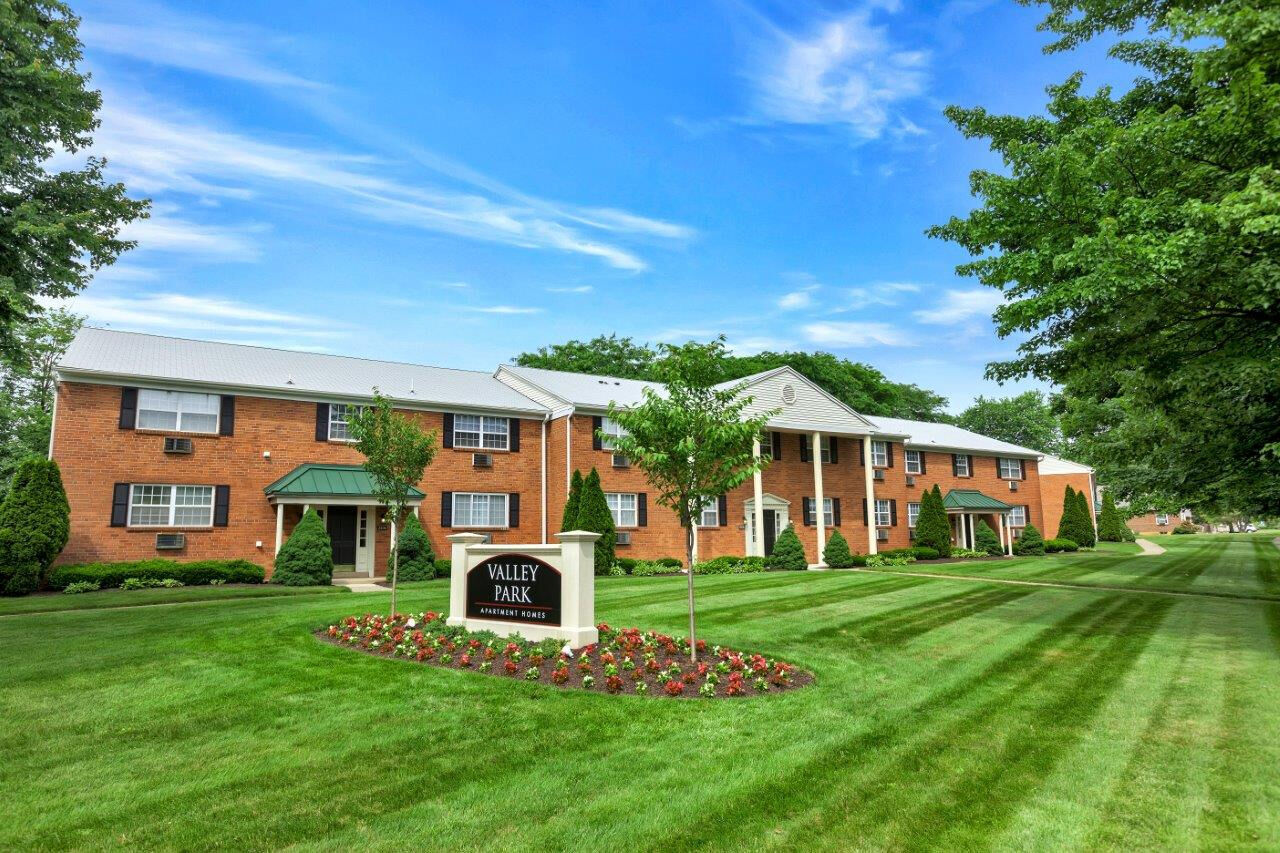 Valley Park Apartment Homes photo 5