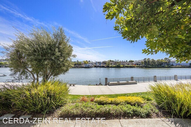 Building Photo - 2 br, 2 bath House - 2857 Regatta Drive, O...