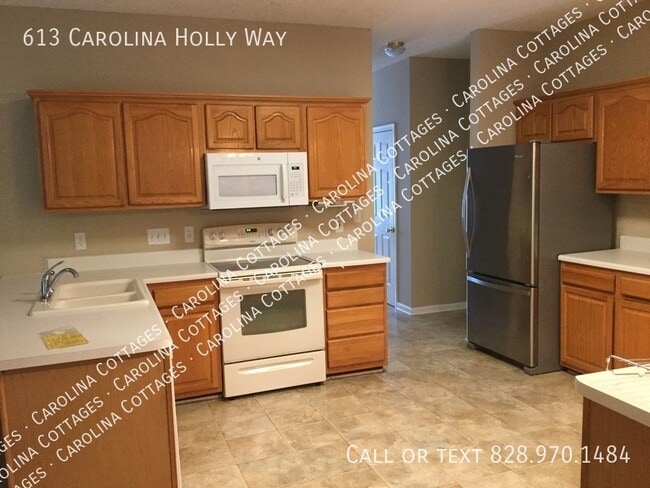 Building Photo - 613 Carolina Holly Way