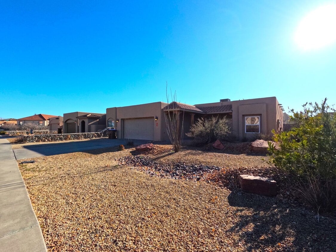 2270 Spirit Rock Dr, Las Cruces, NM 88011 House Rental in Las Cruces